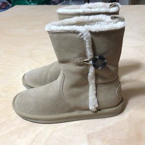 American Eagle Winter Boots Tan Beige Fur Lined Cushion Buttoned Women’s Sz 8.